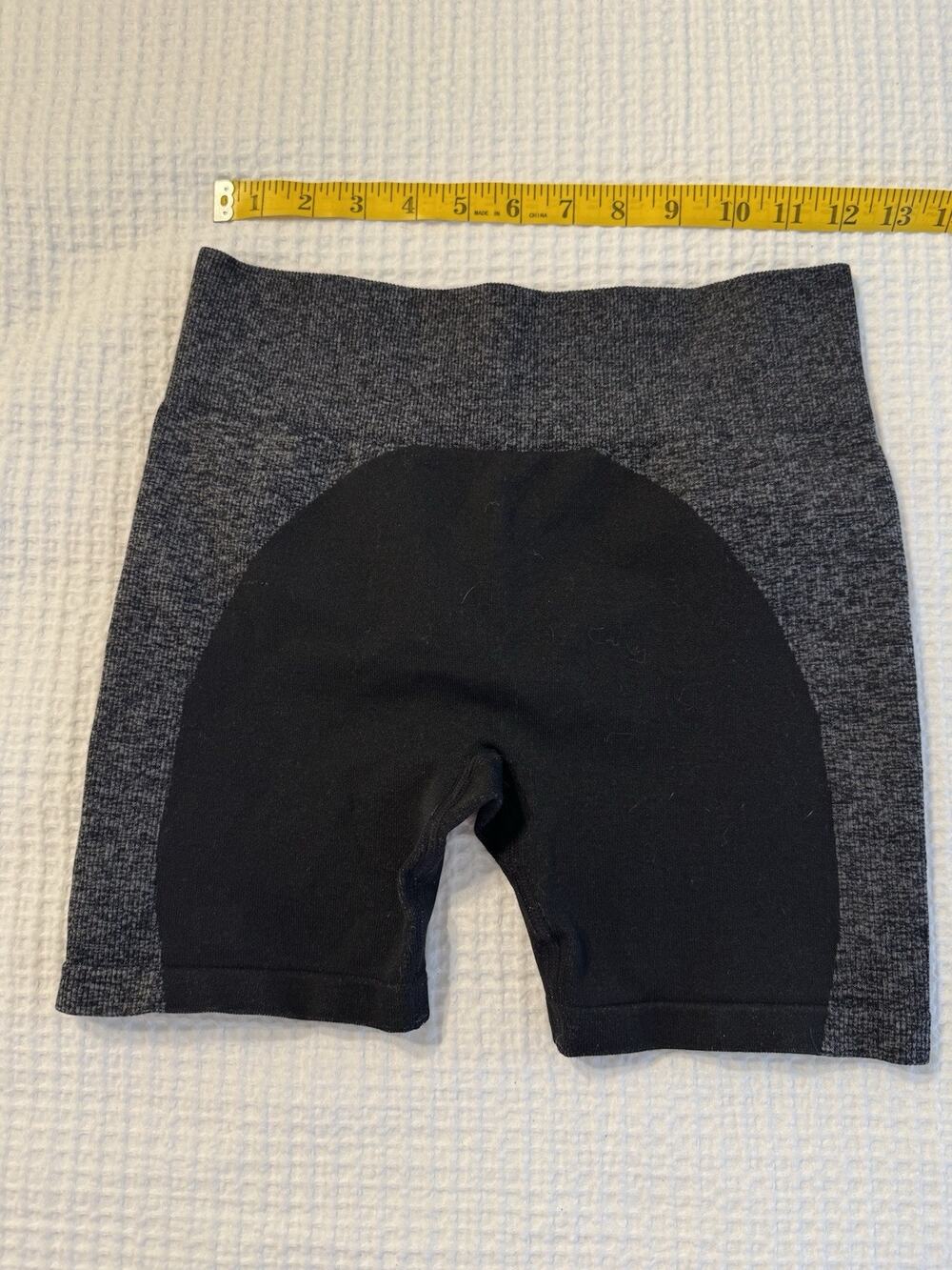 Chloe Ting Biker Shorts Size Medium Ribbed Yoga Athletic Workout